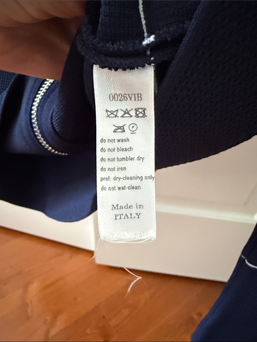 Carolina Herrera Navy and White Zip-Front Cropped Cardigan - Picture 9 of 10